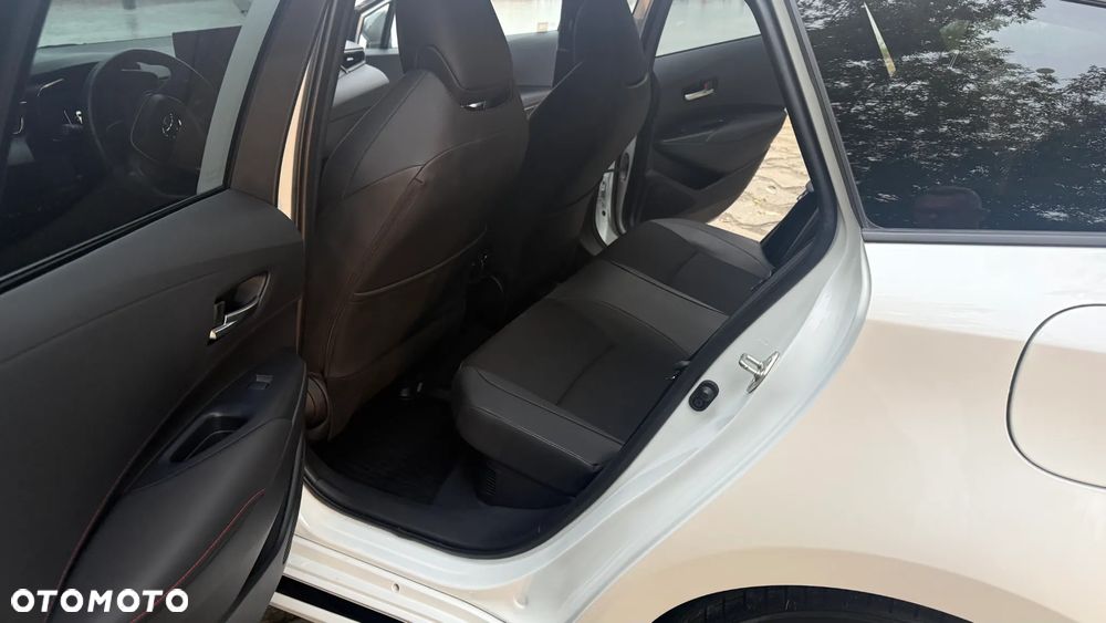 Toyota Corolla 2.0 Hybrid GR Sport - 32