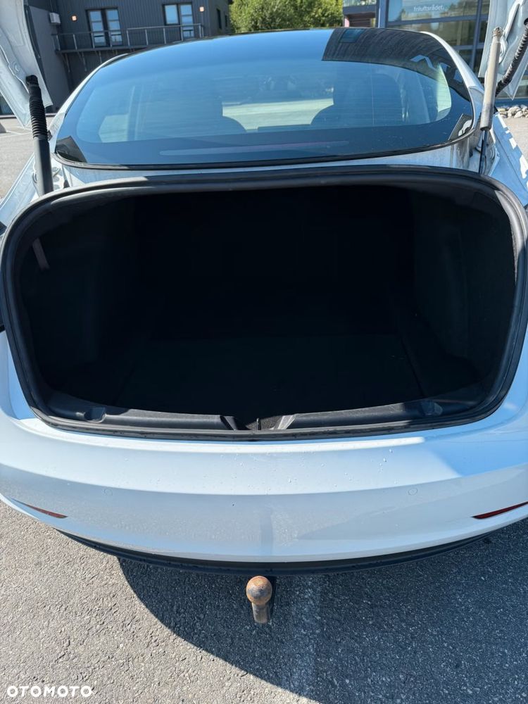Tesla Model 3 Langstreckenbatterie Allradantrieb Dual Motor - 12