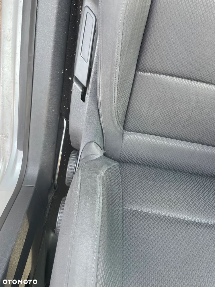 Na części Golf V 3D HB 2.0 FSI BLR LA7W skrzynia automat - 20