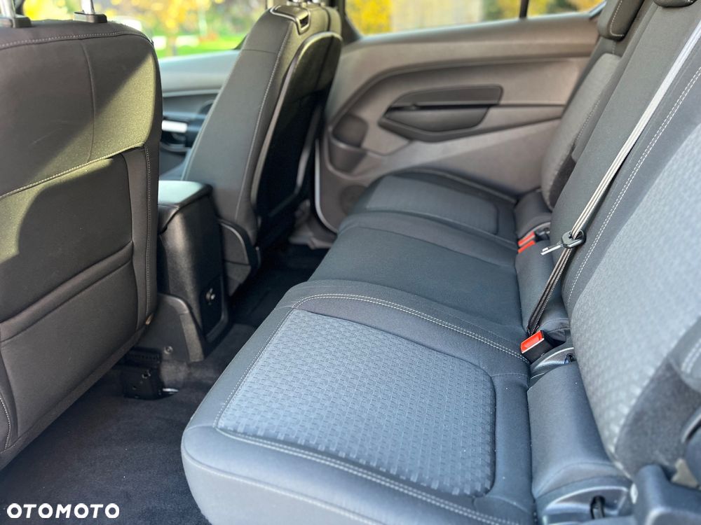 Ford Tourneo Connect Grand - 32