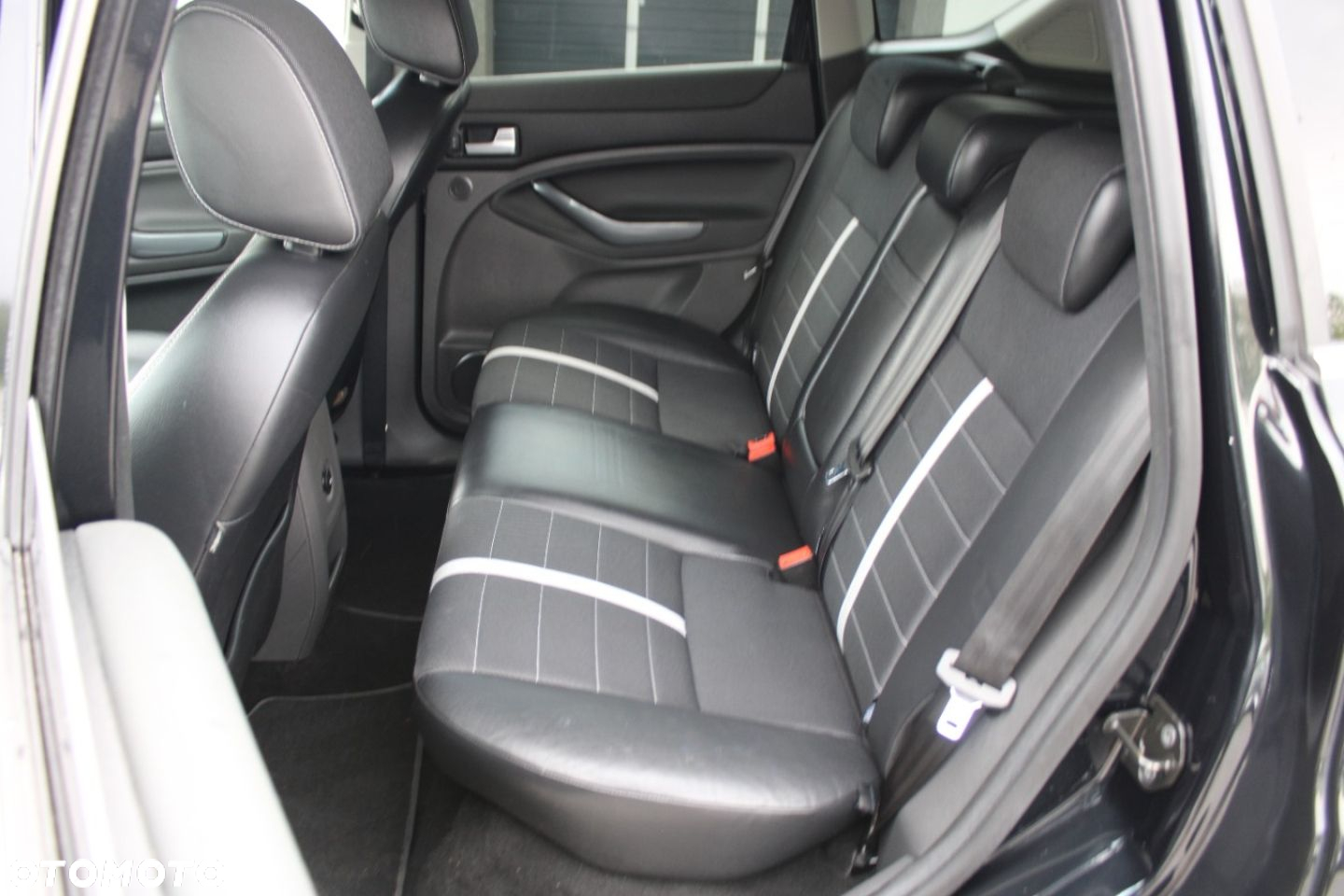Ford Kuga - 24