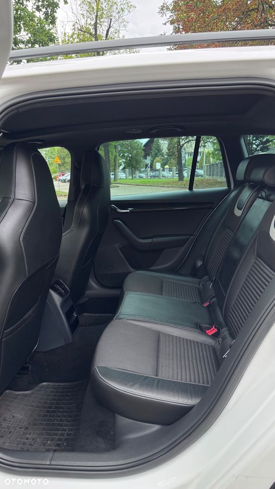 Skoda Octavia 2.0 TDI DSG RS - 9