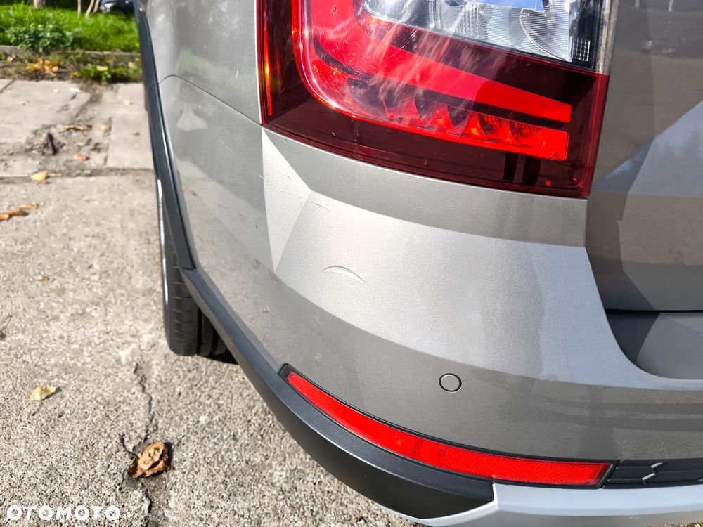 Skoda Octavia ver-combi-2-0-tdi-dsg-4x4-scout - 8