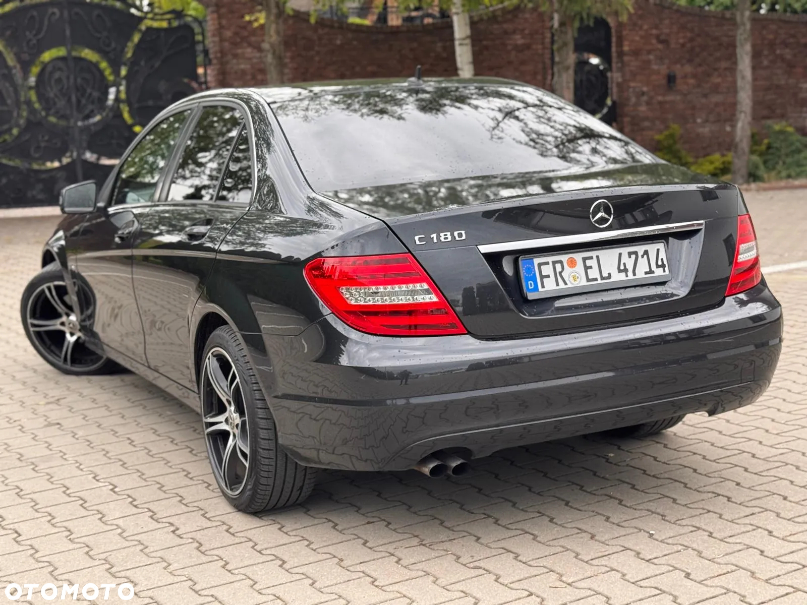 Mercedes-Benz Klasa C 180 CGI BlueEFFICIENCY - 37