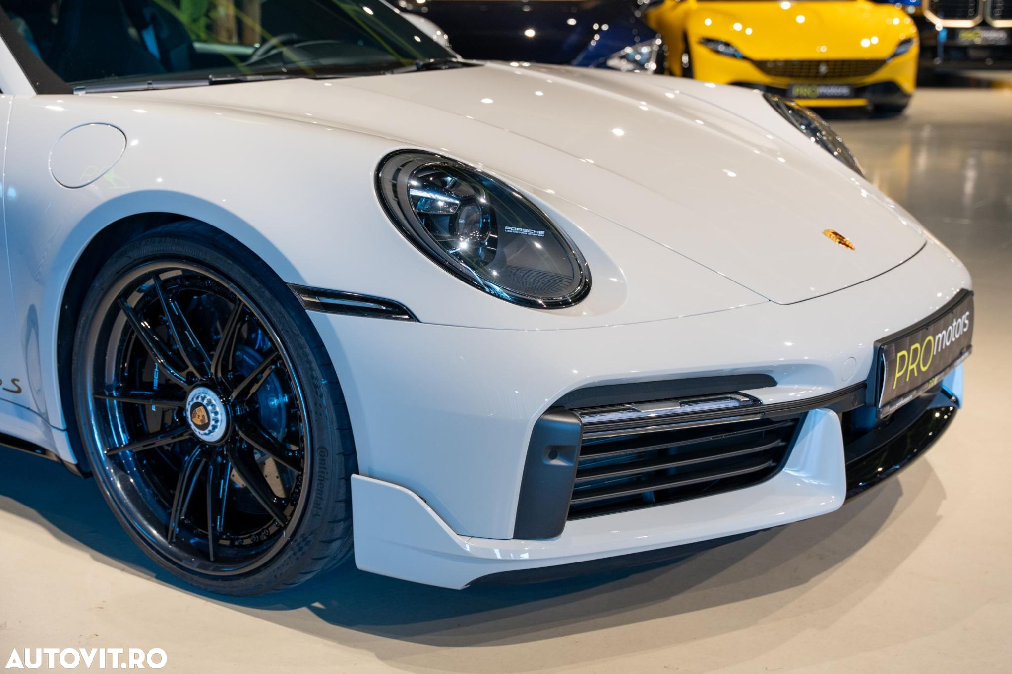 Porsche 911-TURBO-S - 7