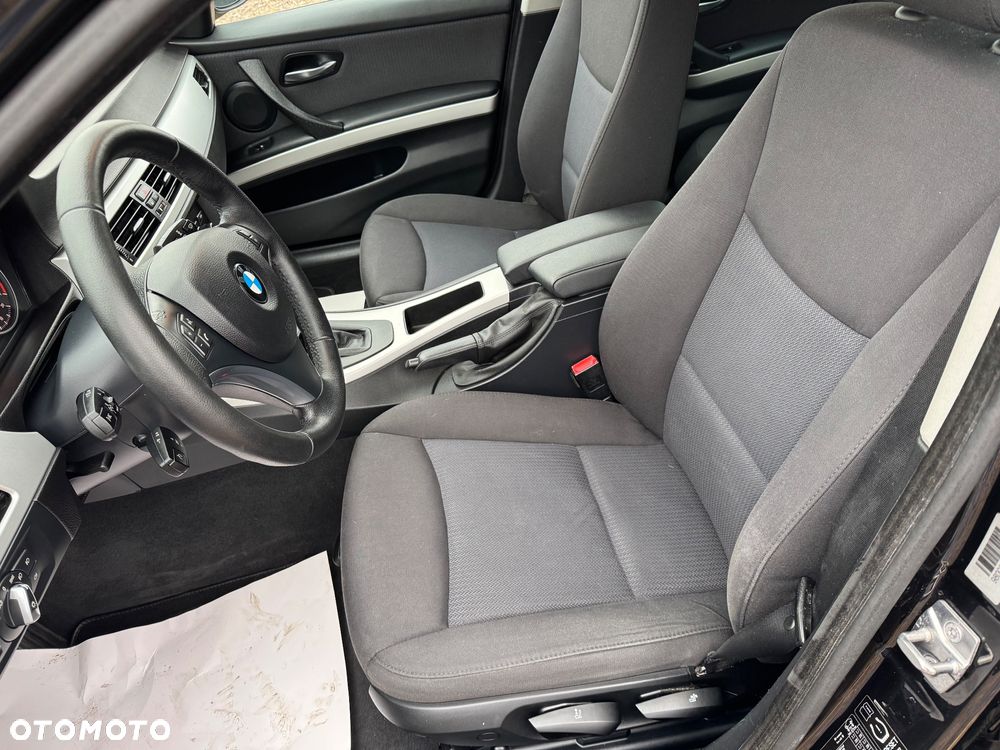 BMW Seria 3 318i - 22