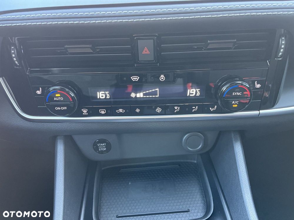 Nissan Qashqai 1.3 DIG-T mHEV N-Connecta Xtronic - 23