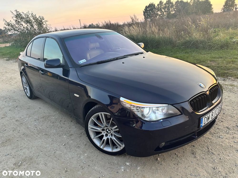 BMW 5 Series 2004 photo 2