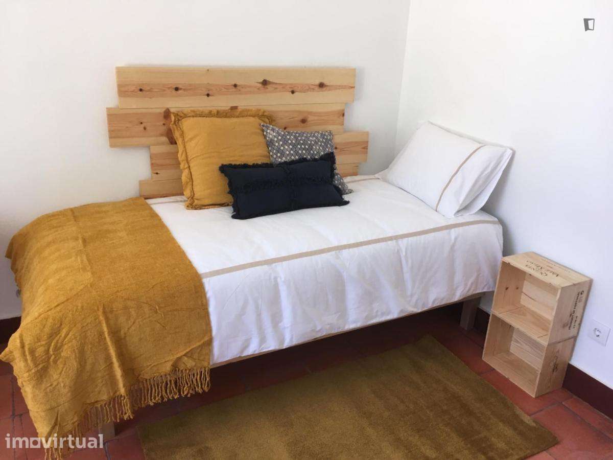 Quarto - localizado em Oeiras Lisbon - Grande imagem: 4/25