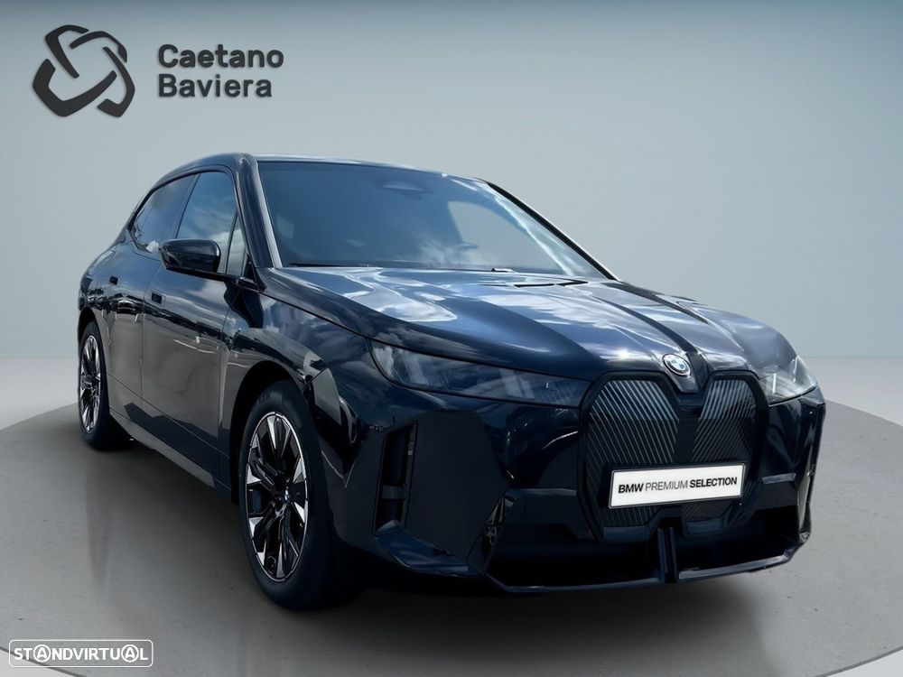 BMW iX - 10