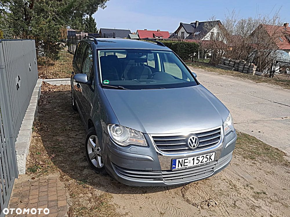 Volkswagen Touran 1.9 TDI DPF Highline - 4