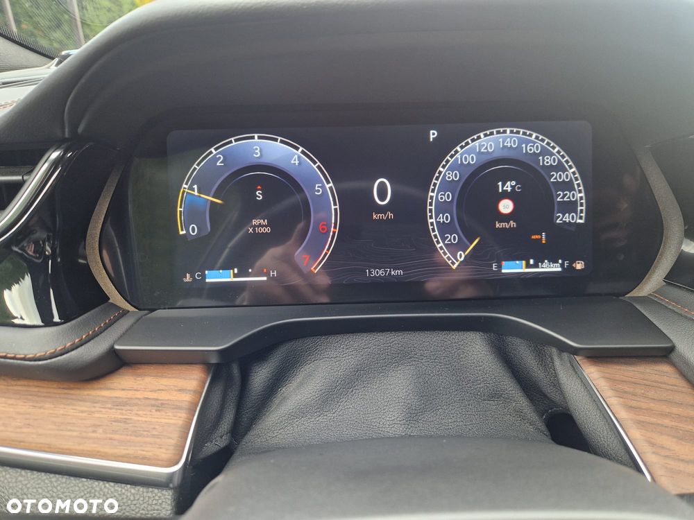 Jeep Grand Cherokee - 8
