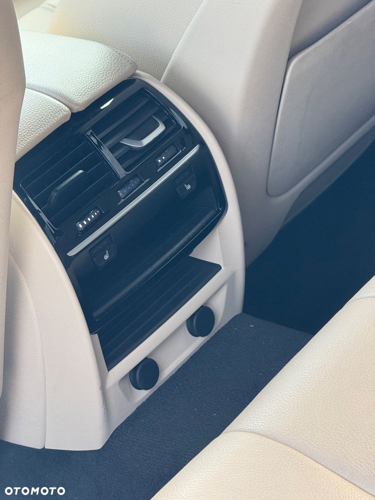 BMW Seria 5 540i xDrive Luxury Line sport - 17