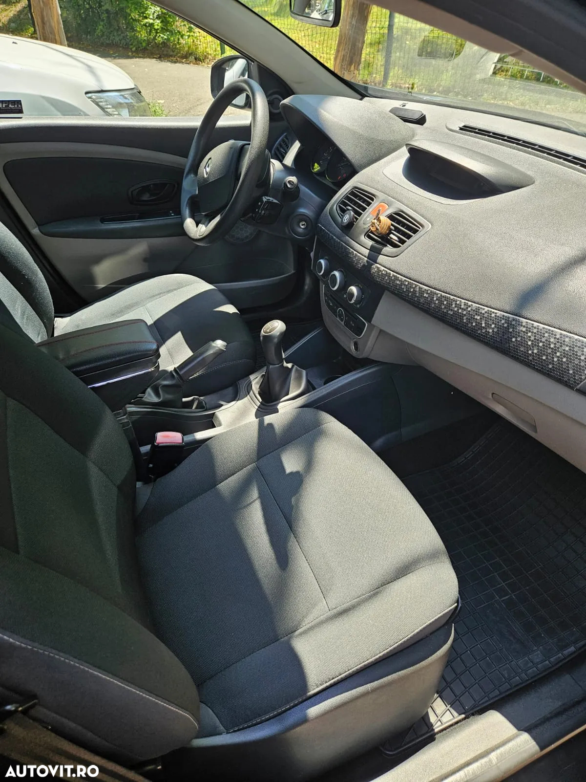Renault Fluence - 11