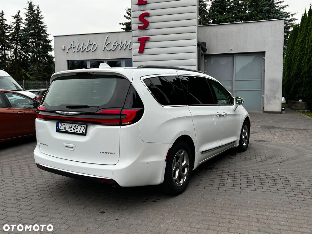 Chrysler Pacifica - 4