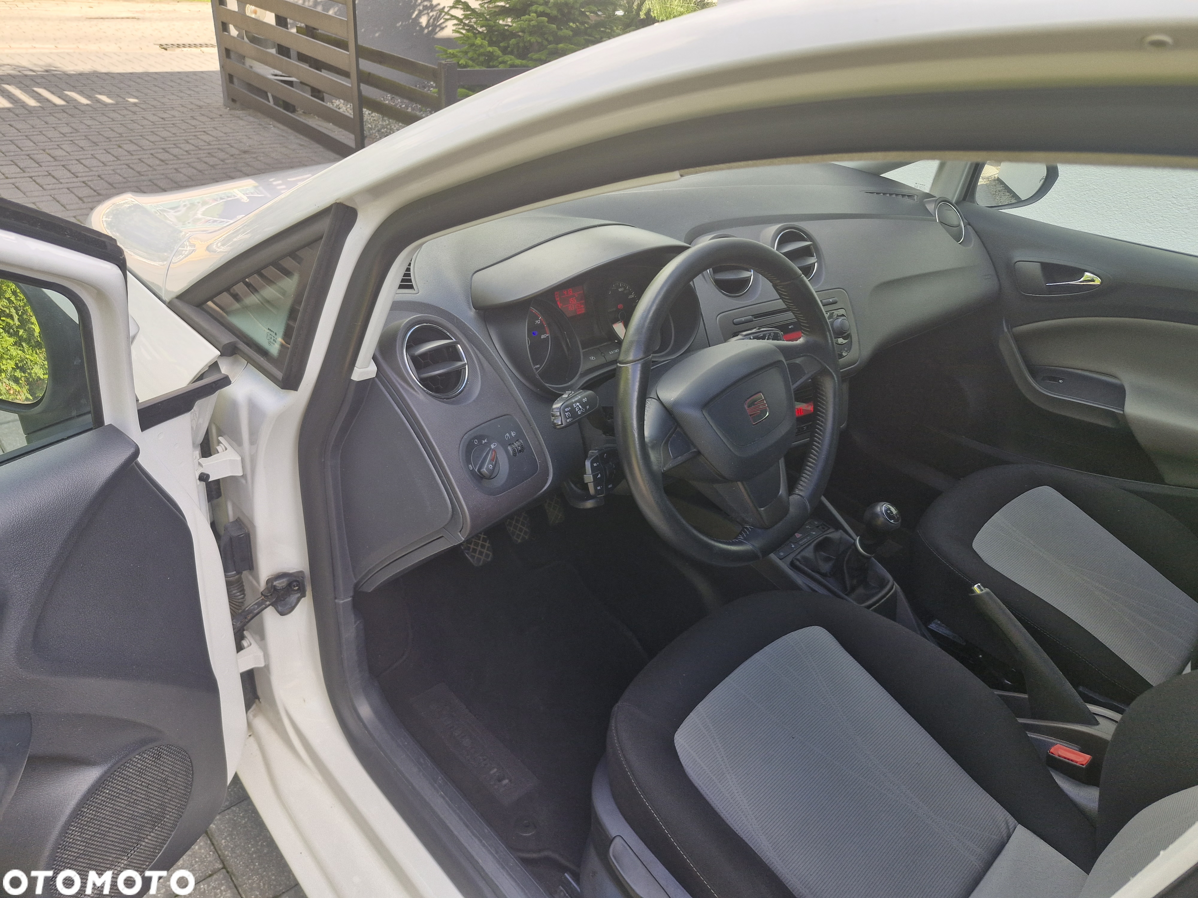 Seat Ibiza 1.4 16V Style - 25