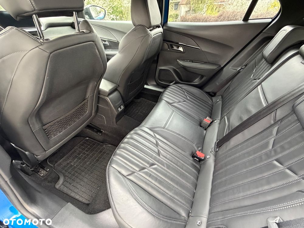 Peugeot 2008 PureTech 155 EAT8 GT - 27