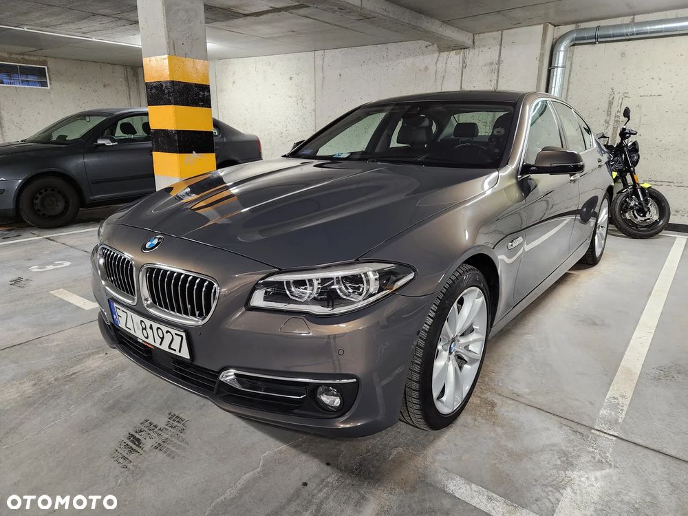 BMW Seria 5 528i xDrive Luxury Line - 1