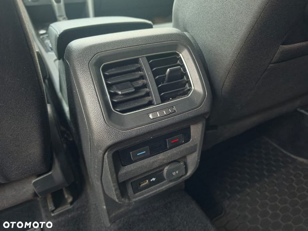 Volkswagen Tiguan - 16
