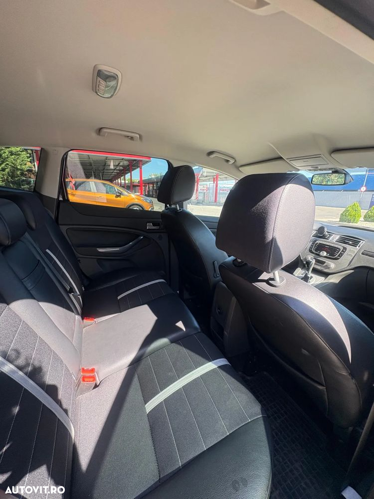 Ford Kuga - 7