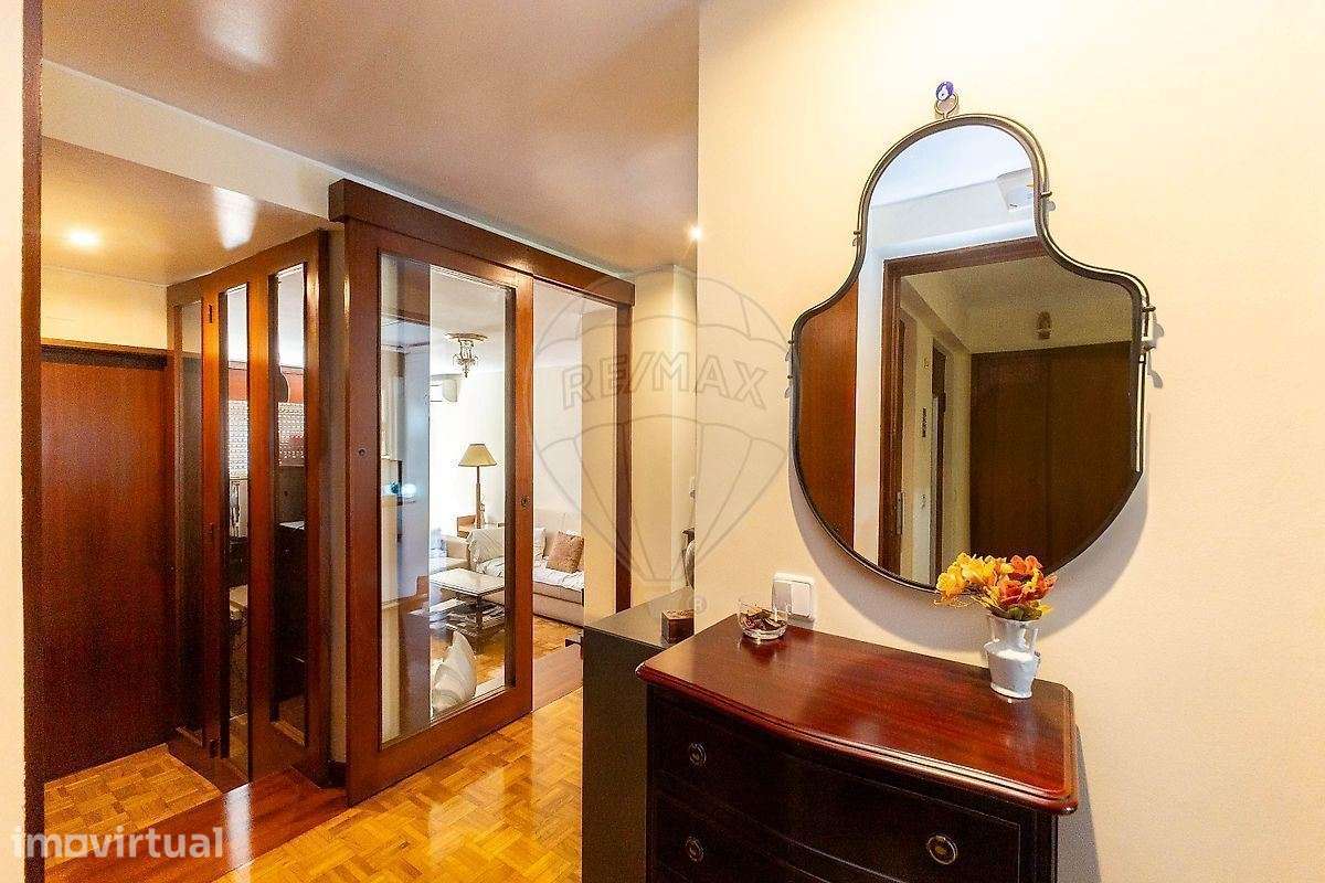 APARTAMENTO T3 C/VARANDA - ALDOAR, PORTO - Grande imagem: 2/18