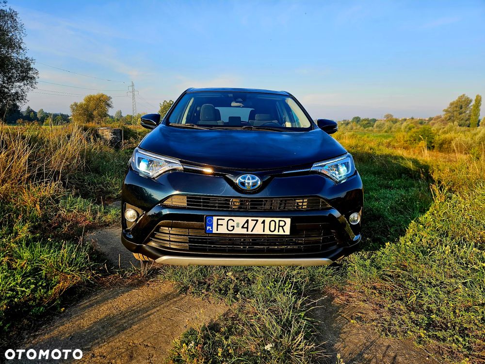 Toyota RAV4 - 1