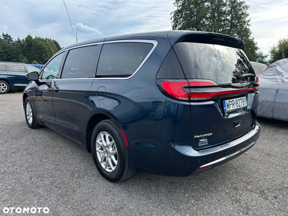 Chrysler Pacifica - 8