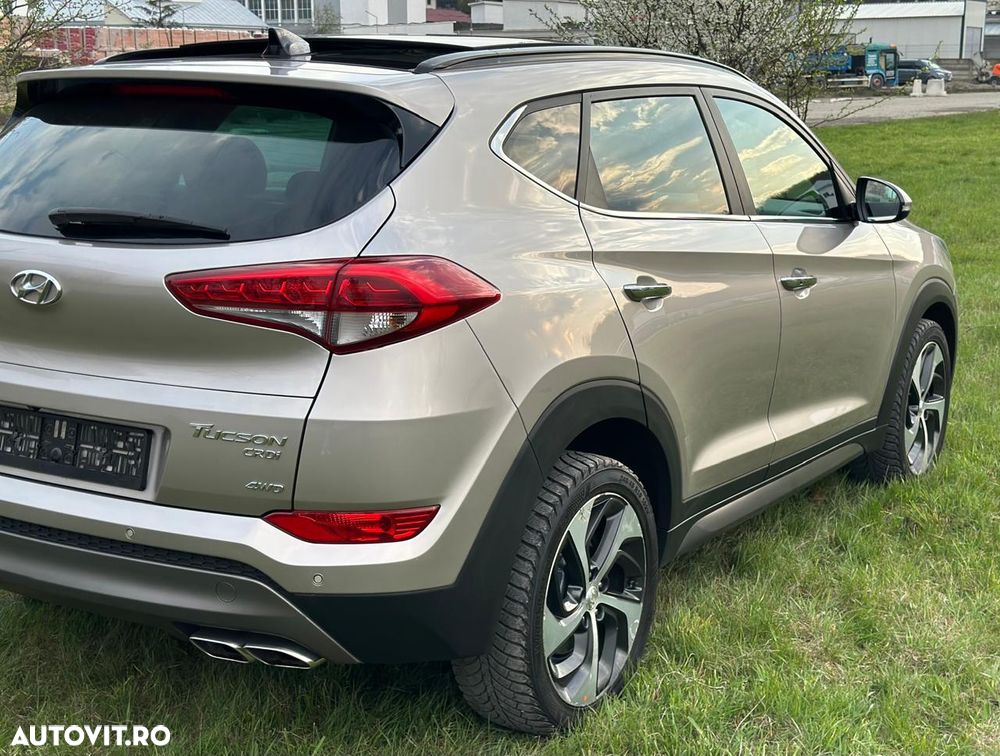 Hyundai Tucson 2.0 CRDI 4WD Automatik Style - 16