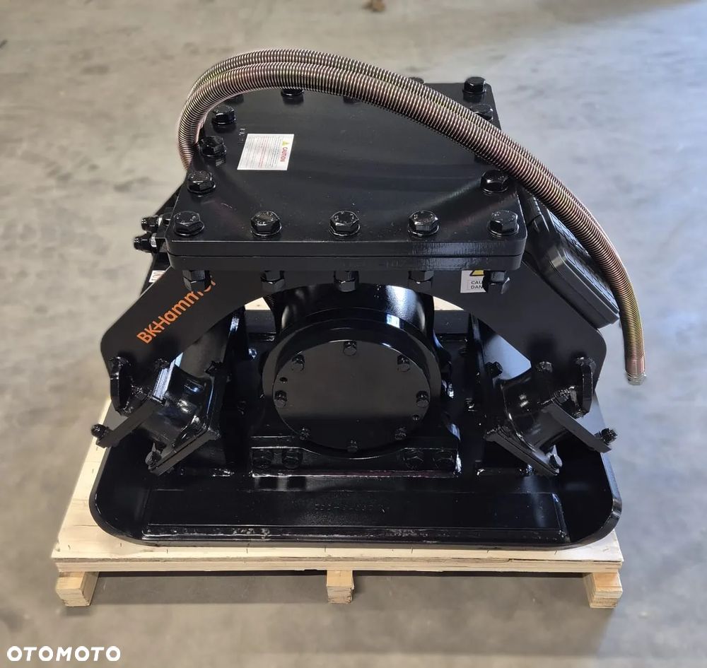 Zagęszczarka Płytowa Hydrauliczna maszyny 10-15 T BK Hammer - 11