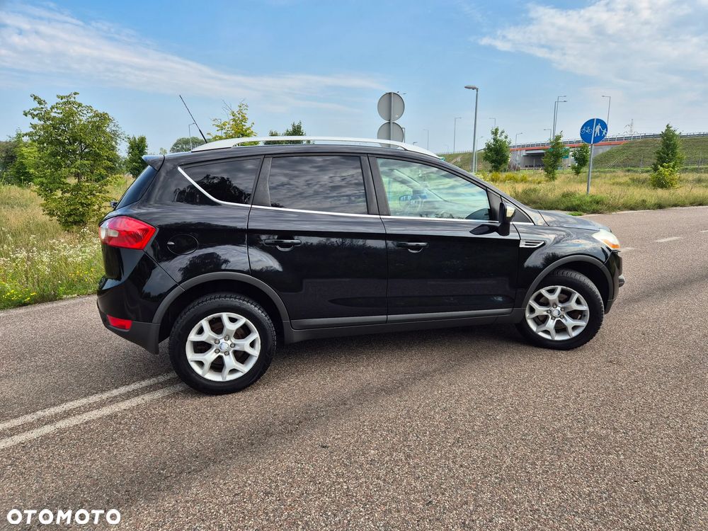 Ford Kuga 2.0 TDCi 2x4 Titanium - 4