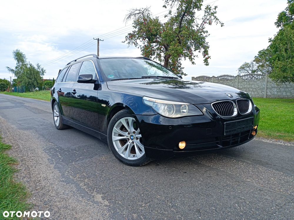 BMW Seria 5 523i - 30