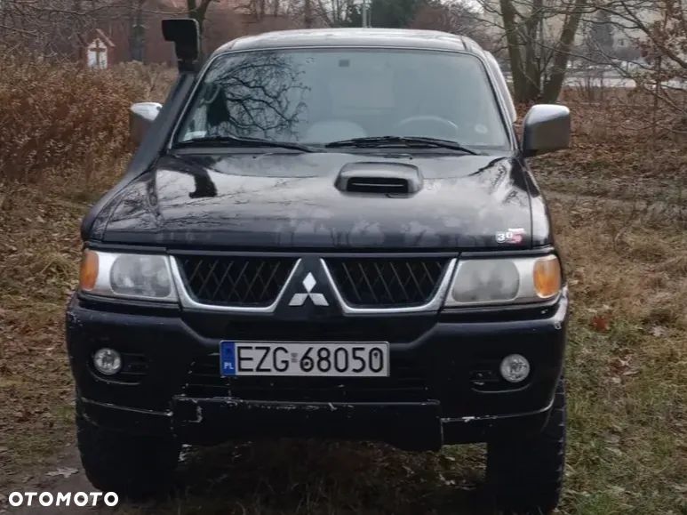Mitsubishi Pajero Sport - 2