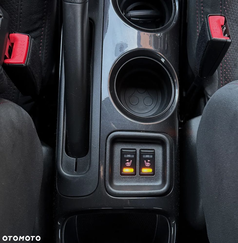 Nissan Juke 1.6 DIG-T Nismo RS 4WD Xtronic EU6 - 29