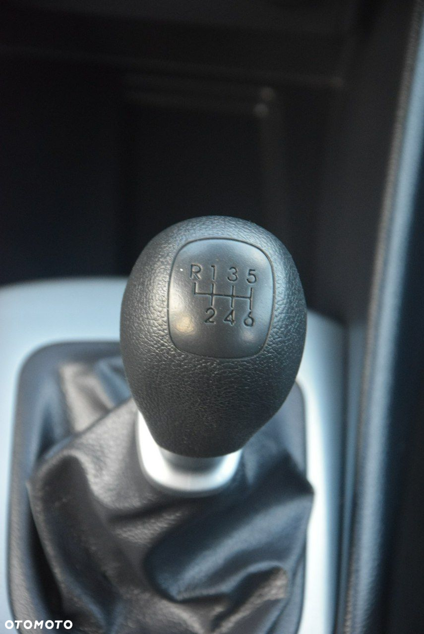 Kia Rio - 22