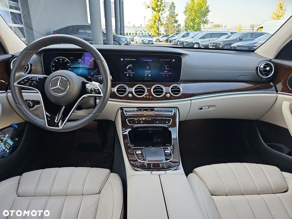 Mercedes-Benz Klasa E 220 d mHEV 4-Matic Exclusive 9G-Tronic - 17