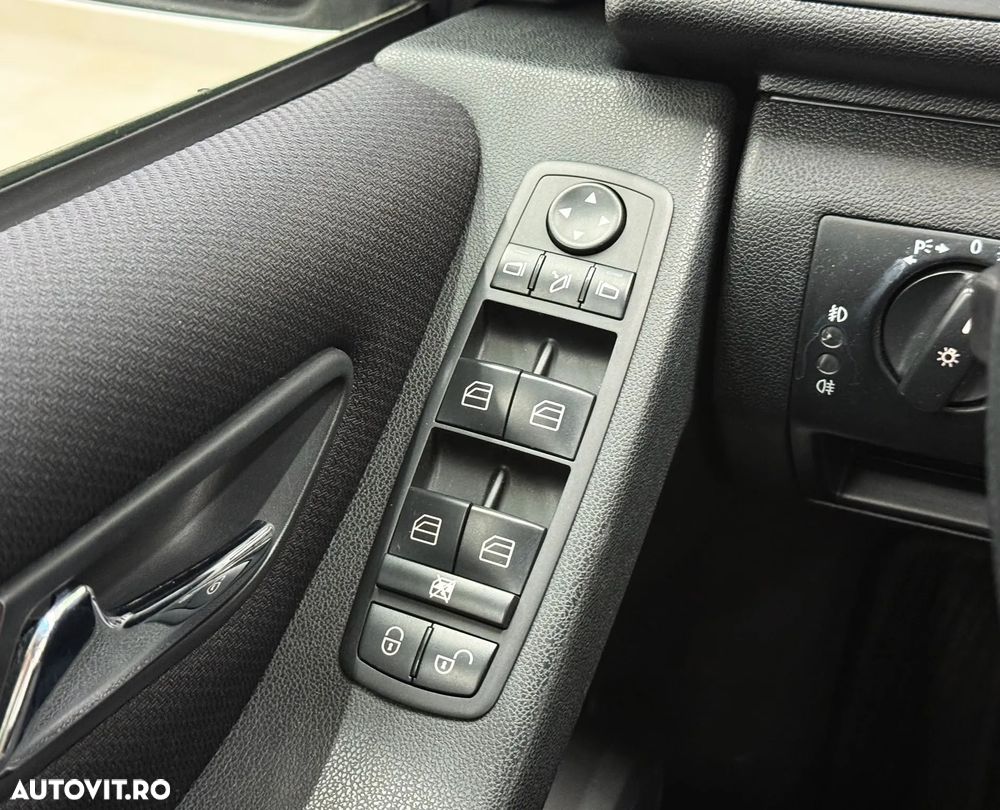 Mercedes-Benz A 150 Autotronic Elegance - 24