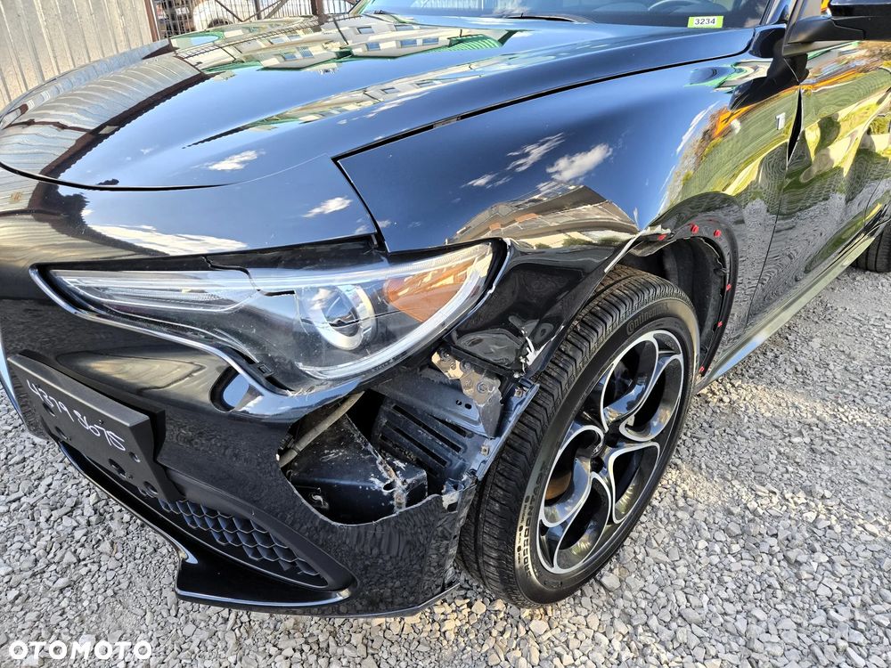 Alfa Romeo Stelvio 2.0 Turbo 16V AT8-Q4 Ti - 9