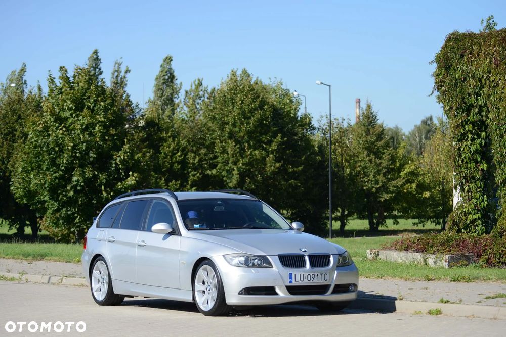 BMW Seria 3 320d Touring - 15