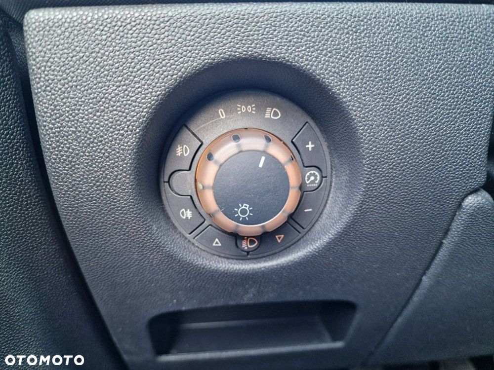 Opel Corsa 1.4 16V Edition - 11