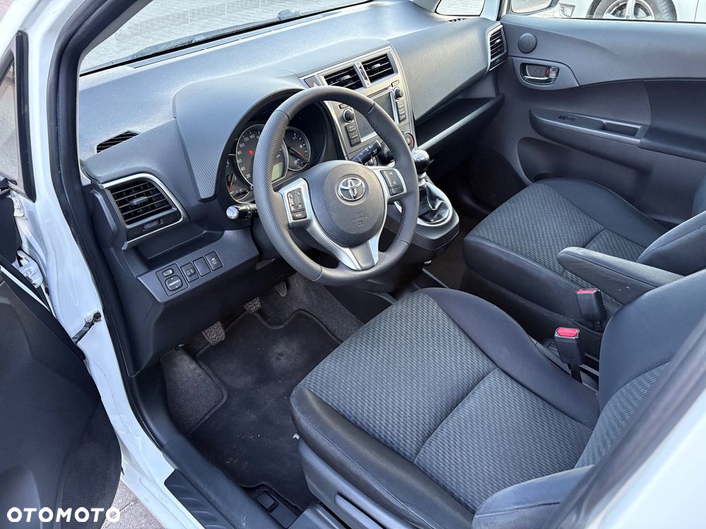 Toyota Verso S 1.33 Premium - 27