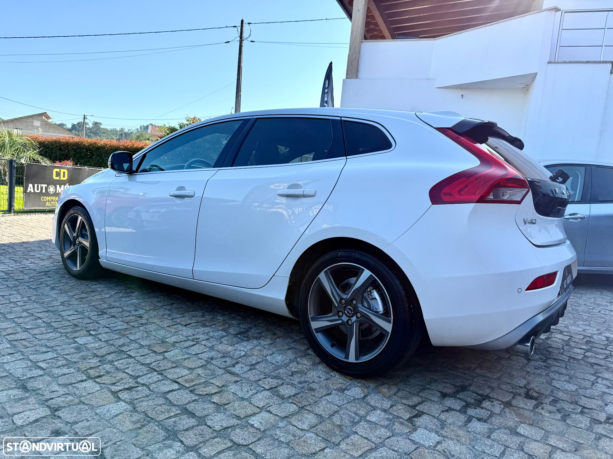 Volvo V40 1.6 D2 R-Design - 4