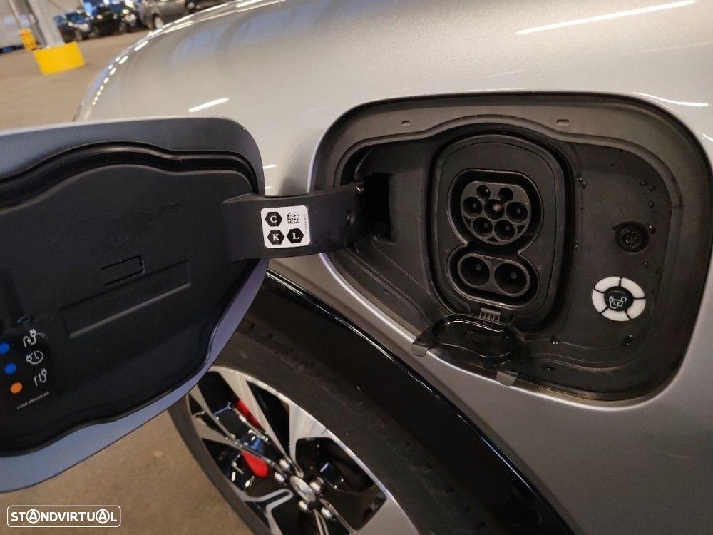 Ford Mustang Mach-E 75.7 kWh Premium AWD - 5