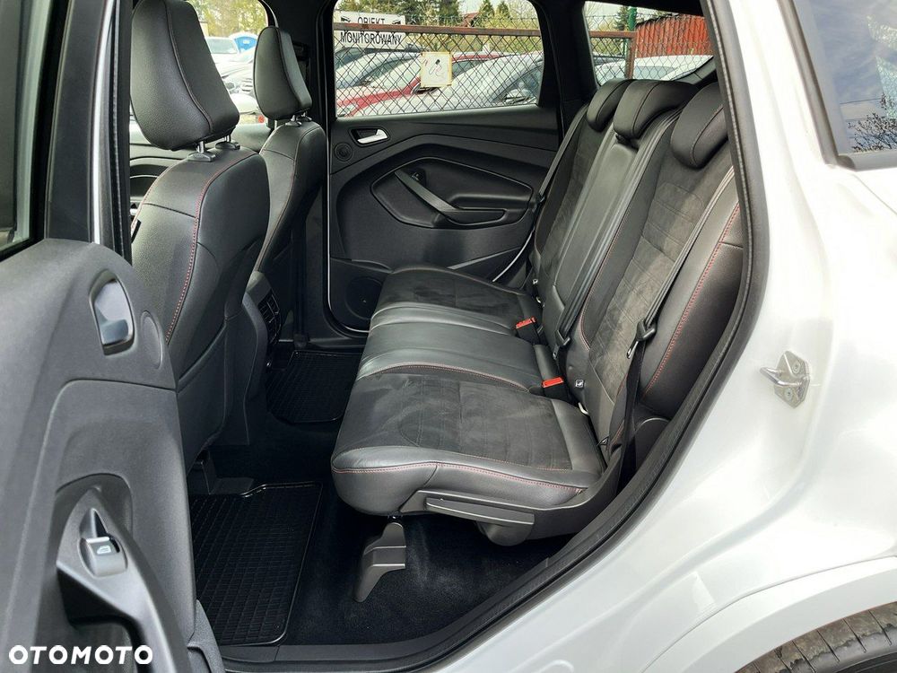 Ford Kuga 1.5 EcoBoost 2x4 ST-Line - 36