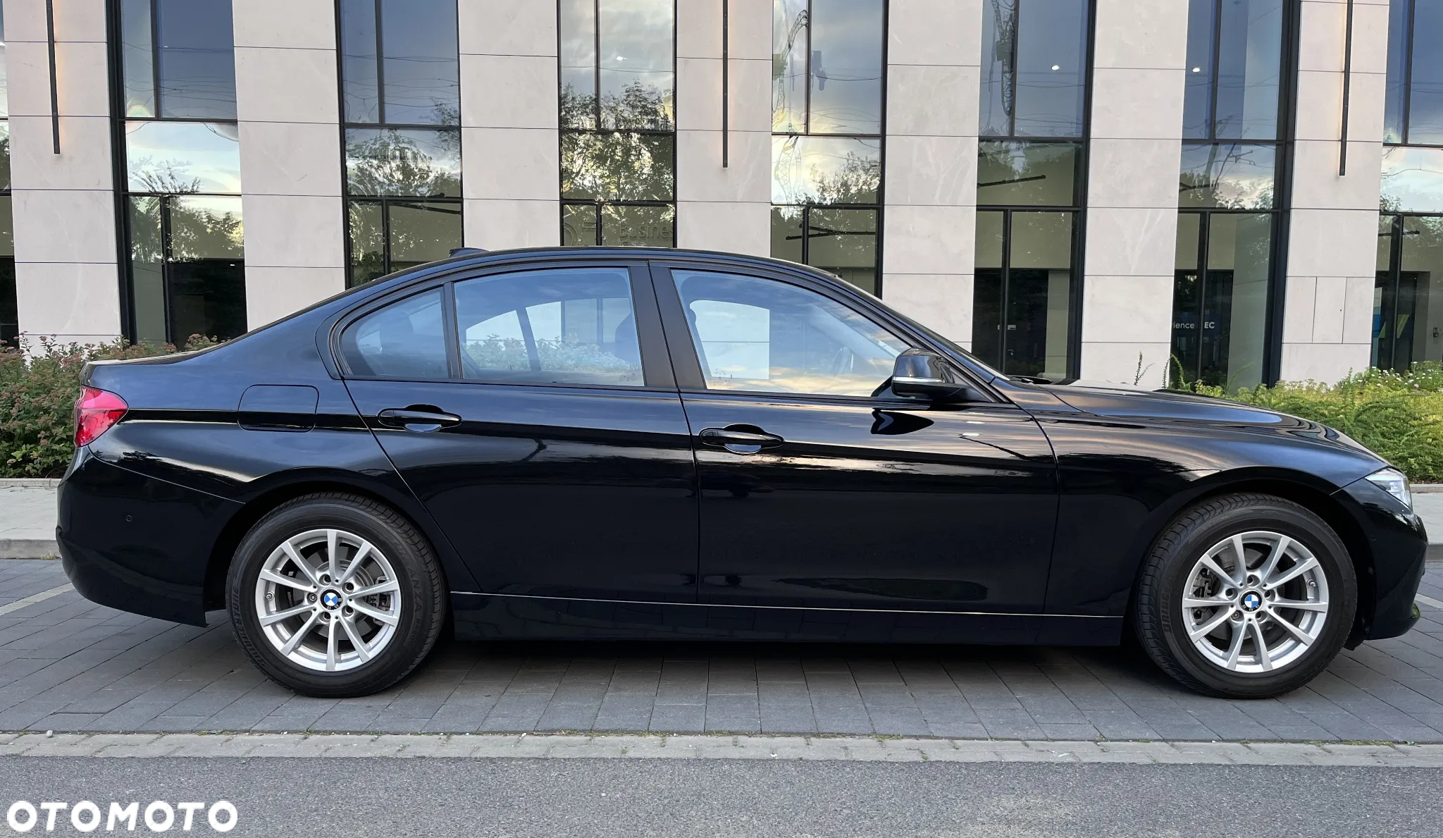 BMW Seria 3 318i - 10