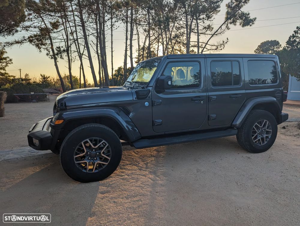 Jeep Wrangler - 8