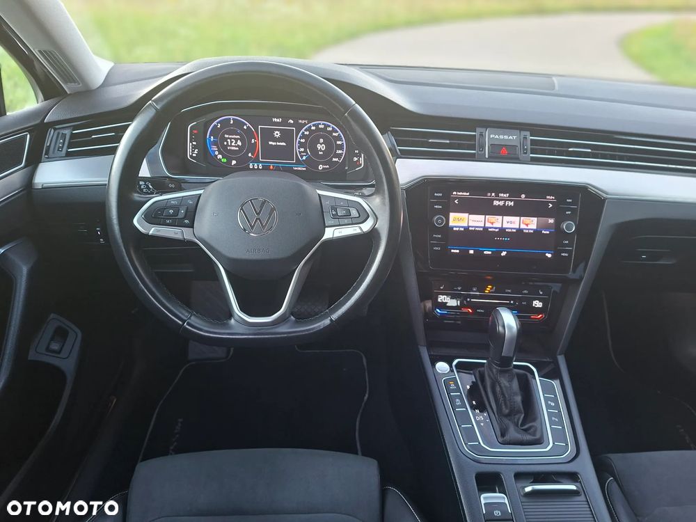 Volkswagen Passat 2.0 TDI Elegance DSG - 27