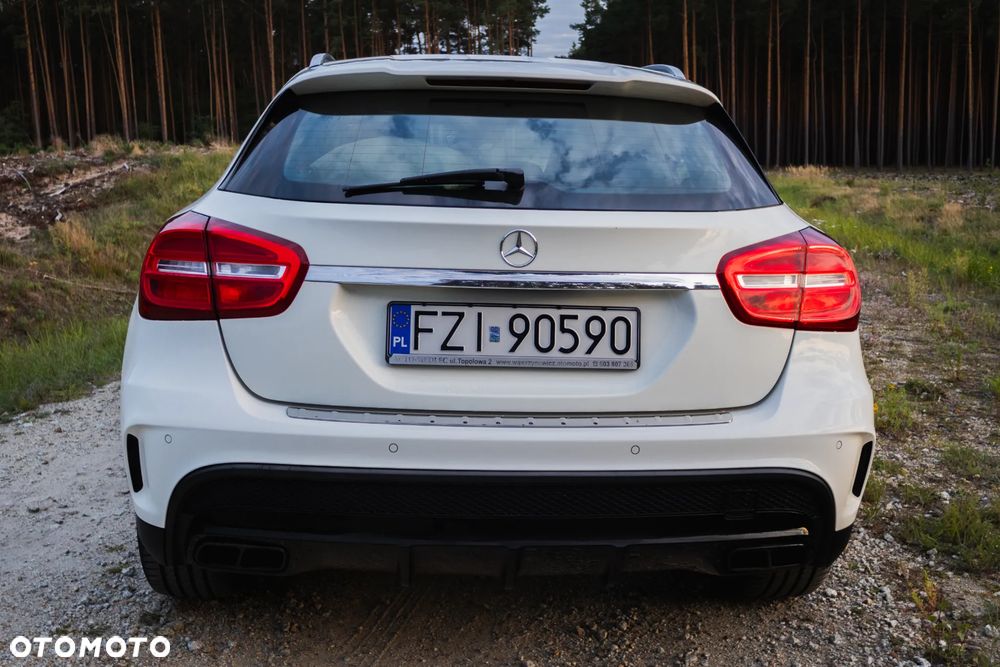 Mercedes-Benz GLA - 24