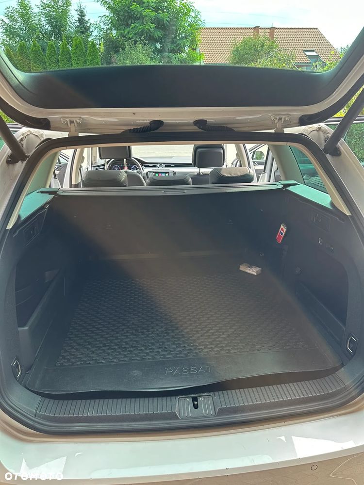Volkswagen Passat - 10