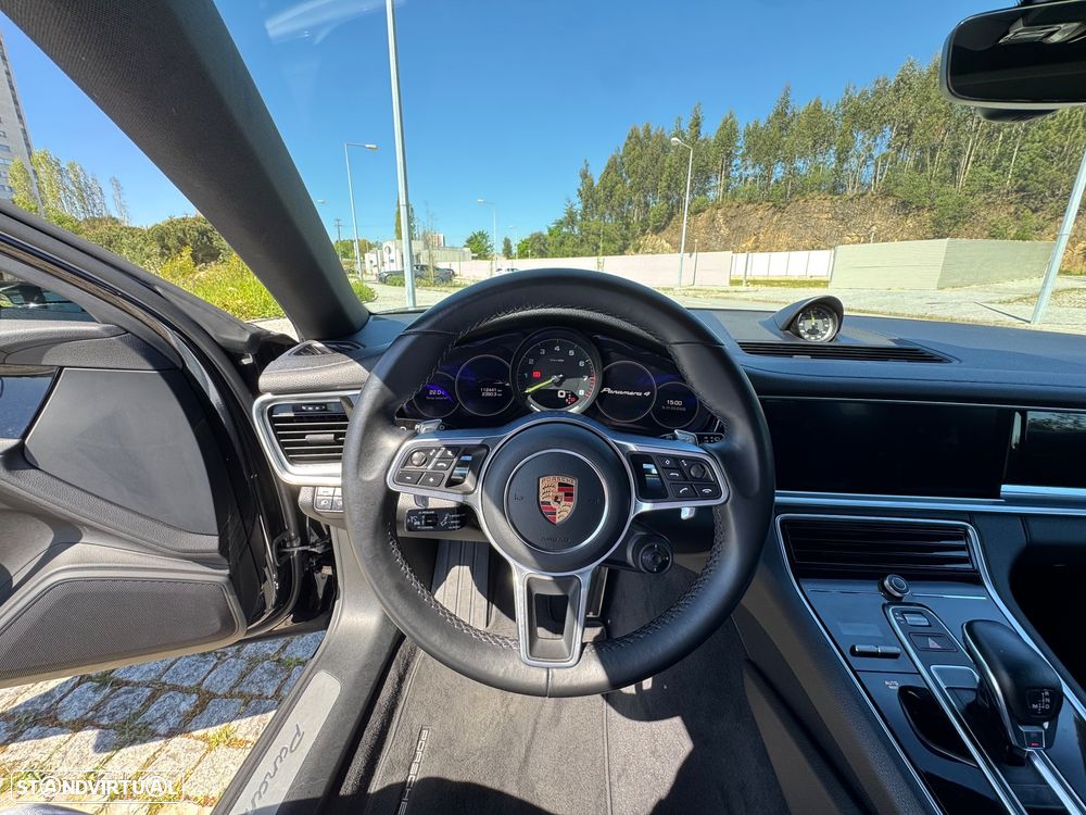 Porsche Panamera 4 E-Hybrid - 17