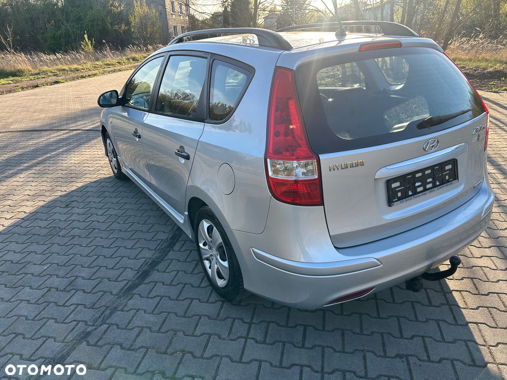 Hyundai i30 i30cw 1.6 CRDi FIFA WM Edition - 10